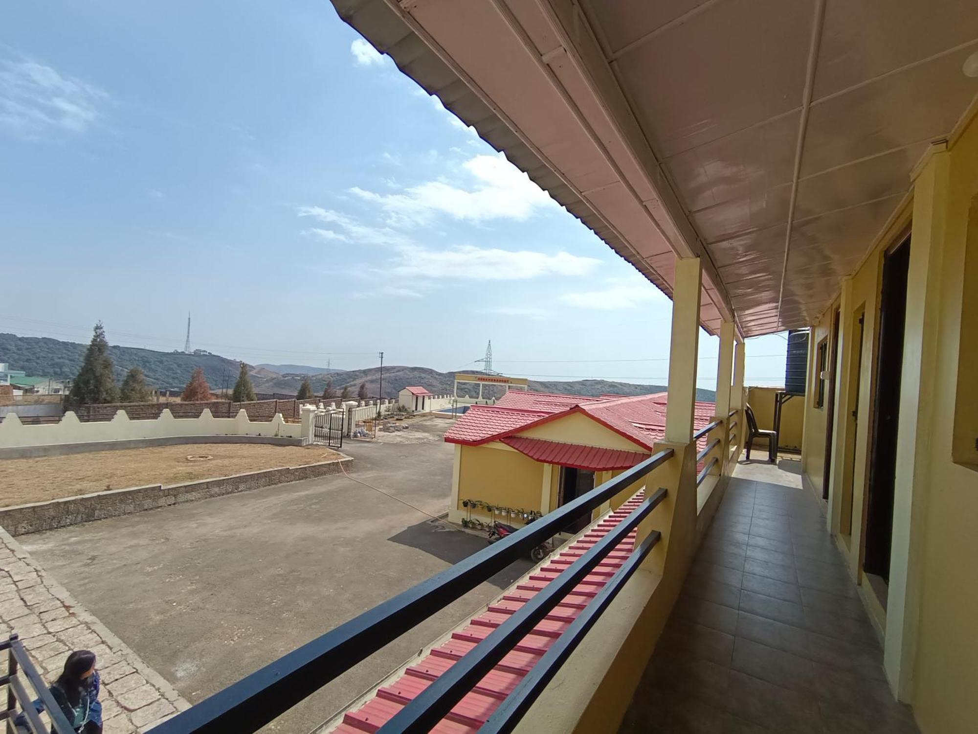 Serene Resort Cherrapunji Esterno foto